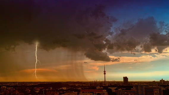 åskväder, munich, moln, blixt, humör, panorama, regn, främre, regnfronten, moln - himmel, arkitektur, byggnad exteriör, byggd struktur, himmel, stad, byggnad, storm, blixt-, kraft i naturen, stadsbild, natur, kommunikation, torn, inget folk, dramatisk himmel, kraft, solnedgång, utomhus, kontorsbyggnad exteriör, skyskrapa, 4K, CC0, offentligt domän, royaltyfria