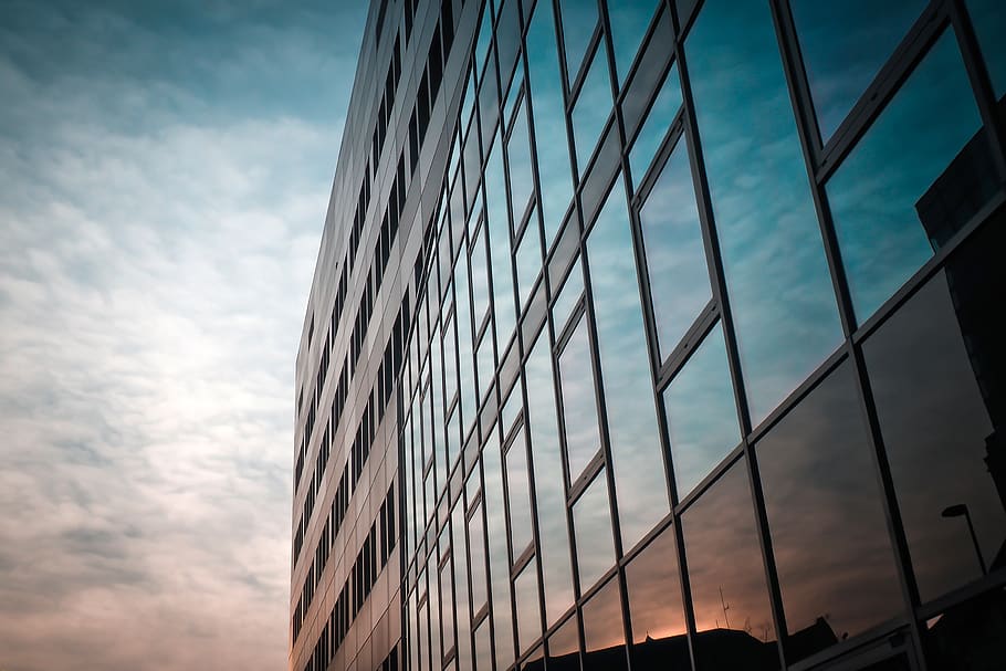 vaso, ventana, arquitectura, reflexión, oficina, fachada, edificio, reflejo, edificio de oficinas, reflexiones, rascacielos, ventana de vidrio, edificio comercial, fachada de vidrio, moderno, ciudad, frente de vidrio, fachada de la casa, cielo, arquitectura moderna, edificio moderno, düsseldorf, moderno edificio de gran altura, centro de la ciudad, urbano, diseño, azul, alto, construcción, Abendstimmung, puesta de sol, ligero, nube - cielo, vista de ángulo bajo, estructura construida, exterior del edificio, nadie, naturaleza, al aire libre, día, material de vidrio, edificio de oficinas exterior, modelo, altura maxima, 4K