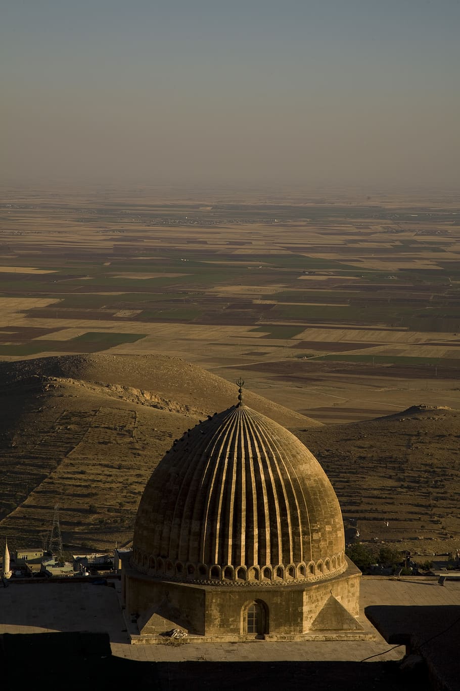kupole, na, architektura, historický, starý, mesopotamia, mardin, krocan, prostý, náboženství, nebe, stavba, exteriér budovy, Příroda, Dějiny, destinace, nikdo, minulost, cestovat, cestovní ruch, životní prostředí, budova, venku, krajina, starověké, den, vysoký úhel pohledu, město, 4K