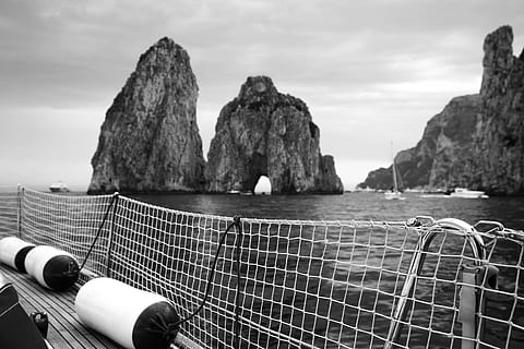 Itàlia, capri, cel, mar, aigua, naturalesa, dia, rock, cap gent, rock - object, sòlid, muntanya, transport, a l'aire lliure, corda, formació de roca, escenics - natura, núvol - cel, bellesa a la natura, metall, centrar-se en primer pla, 5K, CC0, domini públic, lliure de regalies