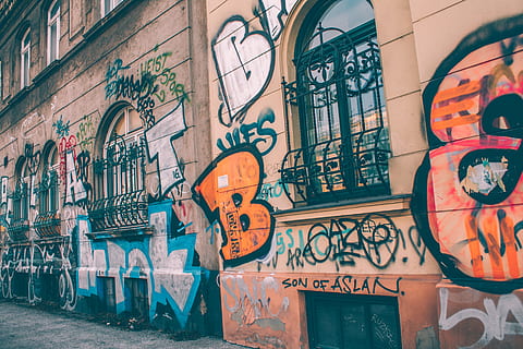 Austràlia, viena, arquitectura, graffiti, estructura construïda, exterior de l'edifici, creativitat, dia, art i artesania, cap gent, finestra, art de carrer, funció de construcció de parets, text, ciutat, paret, edifici, a l'aire lliure, comunicació, artesania, multicolor, mural, 4K, CC0, domini públic, lliure de regalies