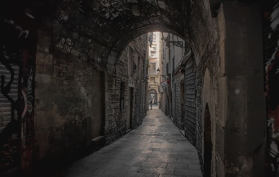 isola, architettura, direzione, la strada davanti, struttura costruita, costruzione, arco, nessuno, prospettiva decrescente, in casa, caratteristica della parete, il passato, storia, portico, vecchio, corridoio, vicolo, giorno, stretto, vuoto, colonna architettonica, muro di pietra, luce alla fine del tunnel, 5K
