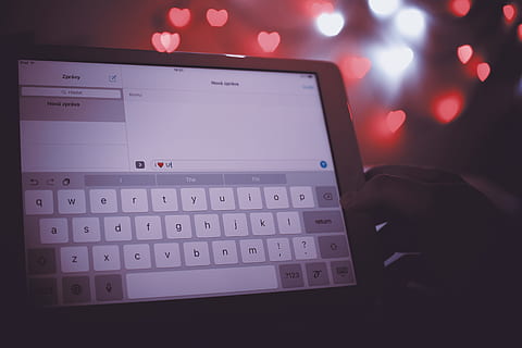 valentine, La Saint Valentin, détail, écran, tablette, message “j'aime, 