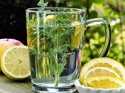 tee, gyógynövények, kamilla, gyümölcs, citrom, narancs, Egészség, wellness, bio, egészséges, aroma, gyógyulás, tea gyógynövények, gyógynövény tea, gyógynövény, immunrendszer, vírus, influenza, hideg, megelőzése, betegség, alternatív, népi gyógymód, étel és ital, felüdítés, ital, frissesség, élelmiszer, átlátszó, citrusfélék, Az egészséges táplálkozás, asztal, üveg, csendélet, üveg - anyag, nem ember, ivópohár, közelkép, jólét, háztartási berendezések, szelet, növény, menta levél - kulináris, kancsó - kancsó, 2K, CC0, közkincs, jogdíjmentes