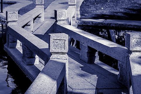piatră, pod, arhitectură, construită, scară, balustradă, trepte și scări, nici o persoana, zi, vedere în unghi mare, lumina soarelui, umbră, natură, în aer liber, model, zigzag, exteriorul clădirii, oraș, vechi, conexiune, călătorie, lemn - material, beton, 5K, CC0, domeniu public, fără drepturi de autor