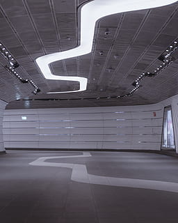 acceso, falso, plafoniera, soffitto, architettura, in casa, vuoto, struttura costruita, attrezzatura per l'illuminazione, illuminato, nessuno, pavimentazione, piastrella, assenza, mezzi di trasporto, moderno, pavimento piastrellato, metropolitana, caratteristica della parete, costruzione, trasporto pubblico, giorno, vetro - materiale, luce, sottopassaggio, 4K, CC0, dominio pubblico, privo di copyright