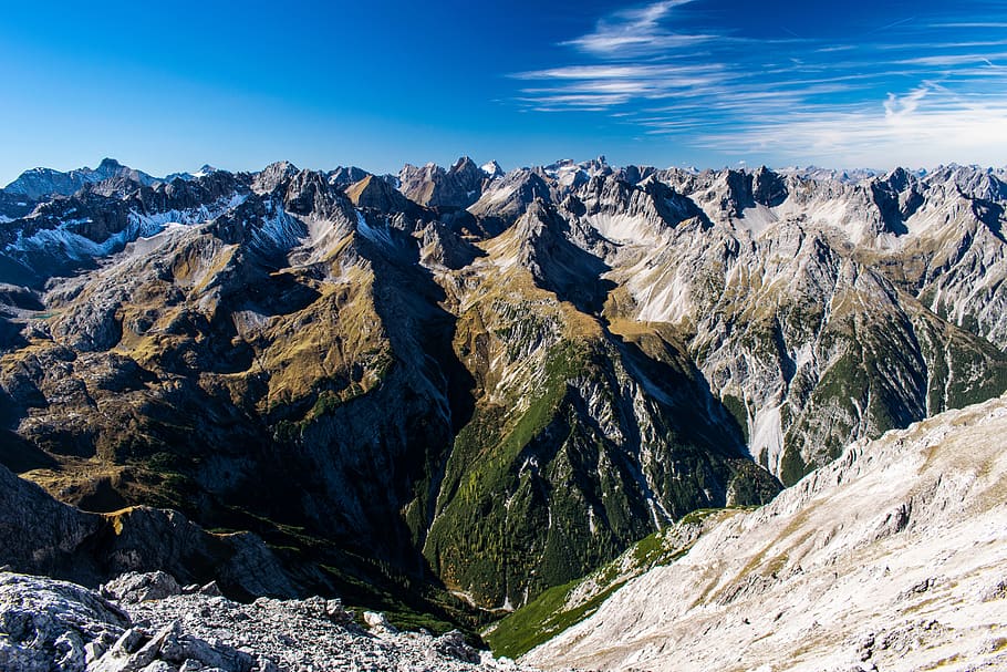 Blick auf die felsigen Berge, Berg, draußen, Gebirge, Natur, Gipfel, Steigung, Eis, Landschaft, Schnee, Wildnis, Gletscher, Plateau, Abenteuer, Freizeitaktivitäten, Panorama-, Meer, Küste, Ozean, Wasser, Szenen - Natur, Himmel, Schönheit in der Natur, Umgebung, ruhige Szene, Rock, Ruhe, Nicht-städtische Szene, Rock - Objekt, Tag, solide, wolke - himmel, keine Leute, idyllisch, Geologie, Blau, Formation, 5K