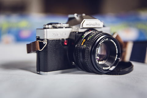 Minolta, grigio, nero, MCLA, tavolo, telecamera, lente, macro, retrò, slr, tecnologia, temi fotografici, macchina fotografica - attrezzatura fotografica, obiettivo - strumento ottico, attrezzatura fotografica, avvicinamento, attività, lente - occhio, messa a fuoco selettiva, in stile retrò, concentrarsi sulle conoscenze acquisite, nessuno, colore nero, Camera digitale, singolo oggetto, Fotografare, in casa, fotocamera reflex, le riprese, videocamera domestica, 5K, CC0, dominio pubblico, privo di copyright