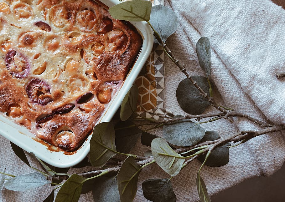 cocta tort, strasbourg, Franţa, pâine, paine prajita, pâine prăjită franceză, alimente, plantă, floră, decoratiune interioara, pernă, mancare si bautura, vedere în unghi mare, prospeţime, în interior, natură moartă, a închide, nici o persoana, masa, mâncat sănătos, gata să mănânce, maro, bunăstare, frunze, direct deasupra, parte a plantelor, de casă, textil, fruct, ispită, 4K