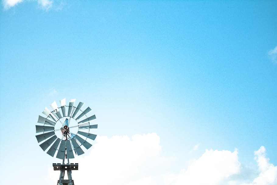 moara de vant, cer, albastru, nor - cer, vedere unghiulară joasă, zi, natură, spațiu copie, nici o persoana, geometrică, tehnologie, arta culturii și divertismentului, mediu inconjurator, în aer liber, ferris roată, parc de distracții, Energie alternativa, combustibil și generarea de energie electrică, energie regenerabila, parc de distractii, arhitectură, 5K