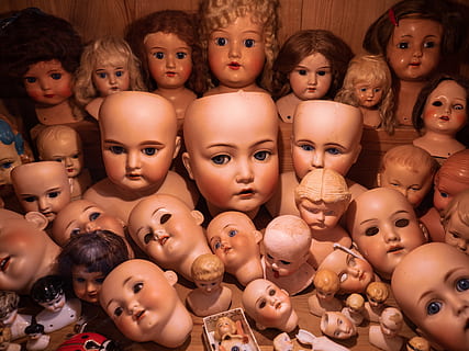 sortierte Puppensammlung, Variation, große gruppe von gegenständen, Wahl, drinnen, Fülle, menschliches Gesicht, menschliche Darstellung, Vollbild, Gruppe von Leuten, Porträt, Kamera betrachten, Sammlung, Darstellung, Körperteil, große gruppe von menschen, Menge, Hintergründe, Nahansicht, menschliches Körperteil, 4K, CC0, gemeinfrei, lizenzfrei