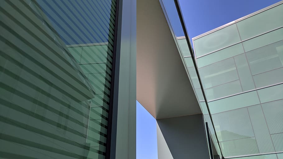 modern, edifici, verd, resum, urbà, gratacels, vidre, façana, horitzó, arquitectura, perspectiva, estructura construïda, vista d’angle baix, exterior de l'edifici, vidre - material, exterior d’edifici d’oficines, ciutat, cap gent, cel, oficina, dia, reflexió, naturalesa, a l'aire lliure, patró, finestra, llum solar, color turquesa, 4K