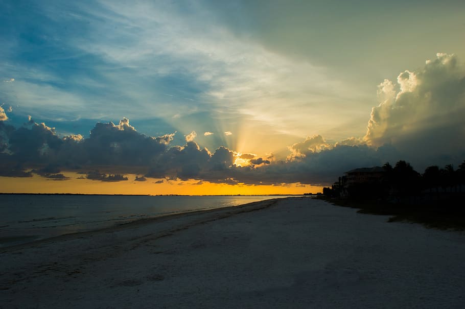 Florida, tramonto, i raggi del sole, spiaggia, cielo, sabbia, golfo, oceano, Alba, nuvola - cielo, bellezza nella natura, scenics - natura, scena tranquilla, la tranquillità, acqua, natura, nessuno, terra, strada, mare, idilliaco, ambiente, all'aperto, scena non urbana, sole, 5K