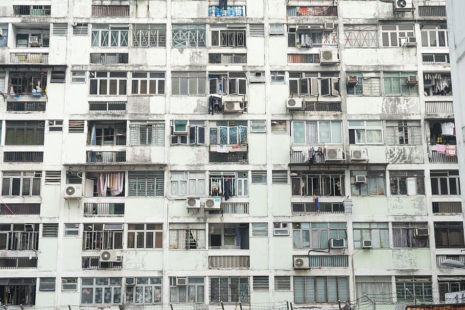 edifício pintado de branco, decoração de casa, construção, Cidade, arranha-céus, urbano, prédio de apartamentos, janela, habitação, apartamento, público, Hong Kong, cortina, sombra de janela, obturador, dentro de casa, quarto, sala, linho, condomínio, exterior do edifício, estrutura construída, quadro completo, arquitetura, origens, Distrito residencial, ninguém, dia, varanda, ao ar livre, vidro - material, ar condicionado, compósito digital, lado a lado, visão de baixo ângulo, vida urbana, 5K