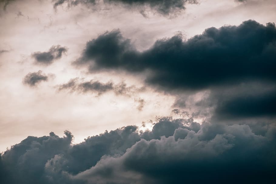 graue Wolke, Atmosphäre, Wolken, Wolkengebilde, wolkig, Farben, dunkle Wolken, Tageslicht, Himmel, Natur, draußen, szenisch, wolke - himmel, Schönheit in der Natur, Dramatischer Himmel, Umgebung, Szenen - Natur, Sturm, Hintergründe, launischer Himmel, keine Leute, bedeckt, Wind, Sturmwolke, Gewitter, dunkel, abstrakt, Meteorologie, bedrohlich, 5K