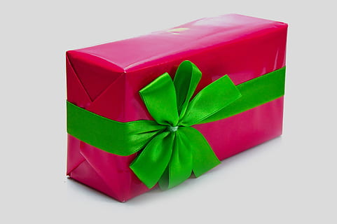 rosa, envasos, Caixa, embolcall, llaç verd, disseny, fons, color, regal, decoració, paper de regal, elegant, luxe, paper, color verd, contenidor, tallar, caixa-contenidor, fons blanc, Caixa de regal, celebració, cinta, arc, llaç de llaç, tir de l'estudi, festa, cinta: objectes de cosir, sol objecte, vermell, Nadal, paquet, 5K, CC0, domini públic, lliure de regalies