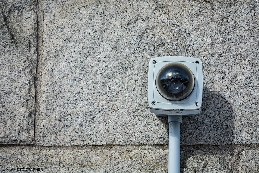 Kamera, Wand, Elektronik, Kanada, québec, Auge, Spion, Überwachung, beobachten, Aufpassen, sehen, schützen, Aufzeichnung, Angst, Backstein, elektronisch, Fenster, Fernglas, Sicherheit, Technologie, Wandbau - Funktion, Tag, Fotografie-Themen, Kamera - Fotoausrüstung, texturiert, keine Leute, Nahansicht, gebaute Struktur, draußen, Digitalkamera, Ausrüstung, Fotoausrüstung, die Architektur, Fotografieren, grau, Beton, 5K