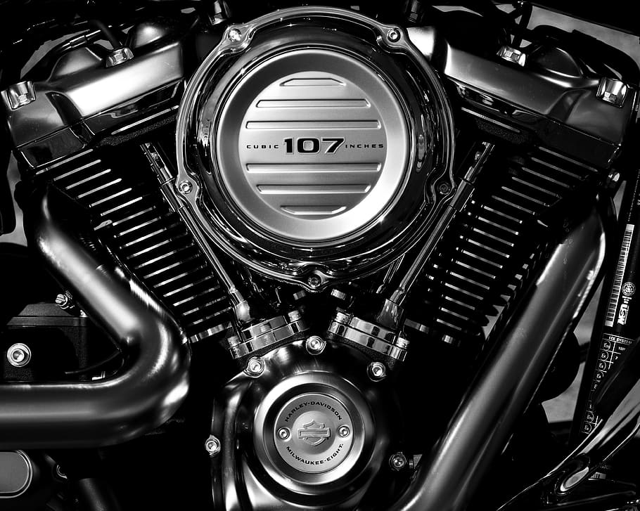 negre, Motor de motocicletes 107, manera de transport, transport, metall, automòbil, moto, vehicle terrestre, cap gent, cotxe, primer pla, nombre, motor, maquinària, fons, marc complet, tecnologia, brillant, text, crom, part de la màquina, a l'aire lliure, roda, color plata, netejar, 4K