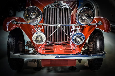Auto, alt, Oldtimer, klassisch, Jahrgang, Fahrzeug, Automobil, retro, Antiquität, Transport, Autowelt, Brüssel, Belgien, Transportmittel, Landfahrzeug, Kraftfahrzeug, Scheinwerfer, rot, Retro-Stil, keine Leute, Tag, draußen, stationär, Rad, Metall, Rücklicht, Reifen, Motor, die Vergangenheit, Luxus, Chrom, silberfarben, 5K, CC0, gemeinfrei, lizenzfrei