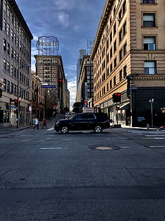la carretera, intersección, semáforo, ligero, pista, asfalto, humano, persona, coche, automóvil, transporte, vehículo, urbano, los Angeles, 449 s los angeles st, Estados Unidos, edificio, pueblo, ciudad, céntrico, Vehículo de motor, exterior del edificio, modo de transporte, arquitectura, calle, estructura construida, vehículo terrestre, calle de la ciudad, día, personas incidentales, cielo, Distrito residencial, naturaleza, al aire libre, edificio de oficinas exterior, rascacielos, 4K, CC0, dominio público, libre de derechos