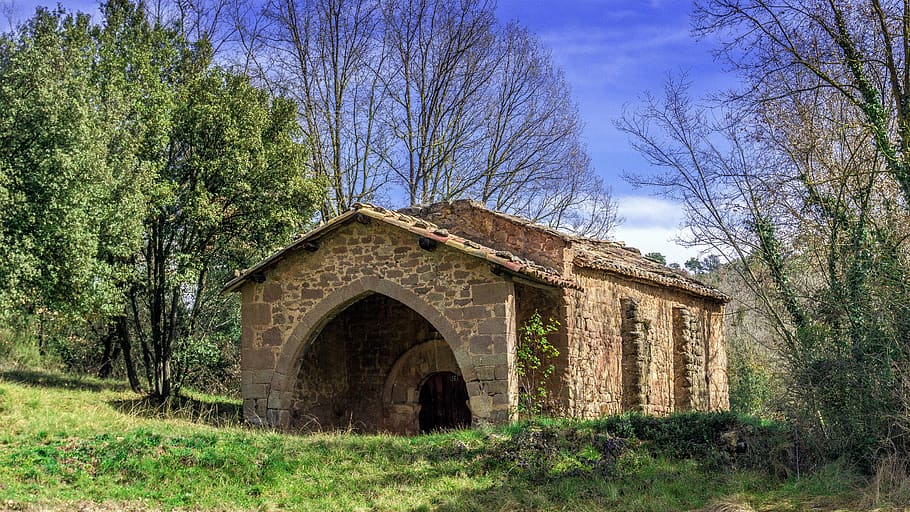 chrám, poustevna, architektura, strom, Dům, trávník, krajina, starý, casa vieja, rustikální, staré dřevo, kostel, náboženství, hřbitov, stavba, rostlina, exteriér budovy, budova, nikdo, opuštěný, Příroda, přistát, oblouk, den, nebe, tráva, pole, les, venku, zhoršení, zničil, 5K