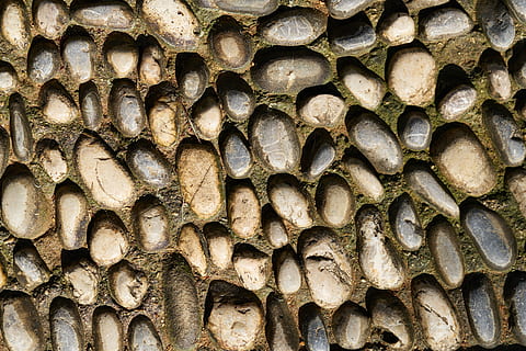 textura de pedra, sòl, textura, pedra, superfície, patró, paret, estructura, resum, vell, aspre, material, les pedres són, vorera, concret, ciment, disseny, extern, fons, construcció, edifici, arquitectura, marc complet, cap gent, primer pla, gran grup d'objectes, abundància, dia, naturalesa, repetició, pila, a l'aire lliure, material de fusta, marró, Munt, arbre, llum solar, detall, arranjament, 8K, CC0, domini públic, lliure de regalies