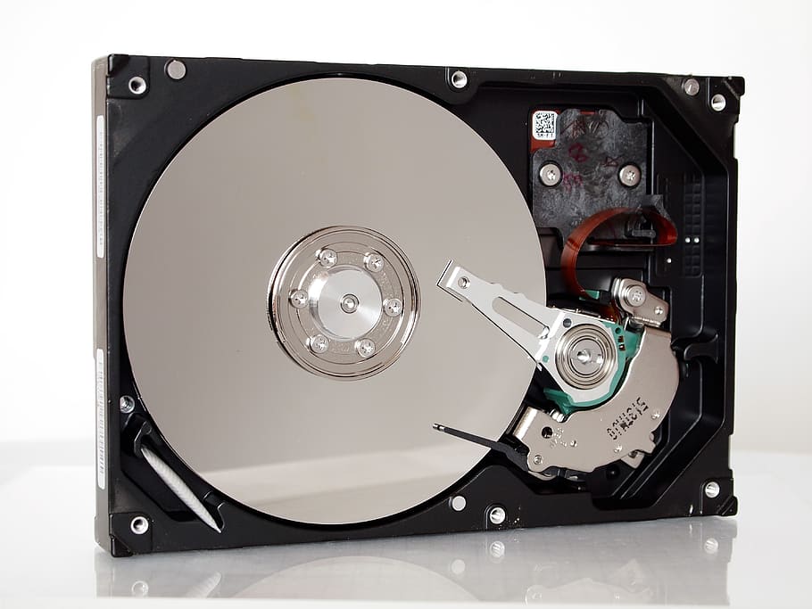 conduir, tecnologia, hdd, electrònica, memòria, cercle, part de l’ordinador, disc dur, forma geomètrica, metall, registre, equipament, a l'interior, equips informàtics, forma, primer pla, cap gent, equipament elèctric, cultura i entreteniment artístic, maquinària, connexió, indústria, música, 4K