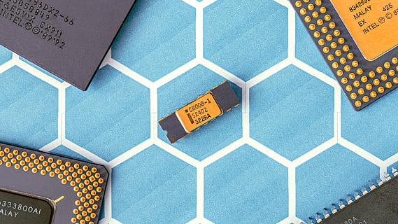 intel, 8008, CPU, vieux, processeur, à collectionner, photo, la photographie, séance photo, studio, intel 8008, c8008, 8008-1, microprocesseur, 8 bits, ordinateur, des ordinateurs, pc, carte mère, épingles, fpu, gpu, d8080, d8080a, i486, 1972, ctc, Full HD, fhd, 4k, , modèle, personne, à l'intérieur, vue grand angle, bleu, texte, conception, art et Artisanat, multi couleur, artisanat, la créativité, directement au-dessus, fermer, scénario, forme, écriture non occidentale, écriture occidentale, choix, la communication, 4K, CC0, domaine public, libre de droits