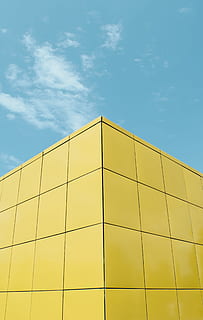 groc, edifici, blau, cel, durant el dia, arquitectura, núvol, cantonada, exterior, mínim, geomètric, brillant, patró, simetria, geometria, línia, color, dolços mínims, estructura construïda, exterior de l'edifici, modern, acer, industria de la construcció, a l'aire lliure, escena urbana, edifici d'oficines, negocis, façana, reflexió, vidre - material, cap gent, finestra, indústria, 5K, CC0, domini públic, lliure de regalies