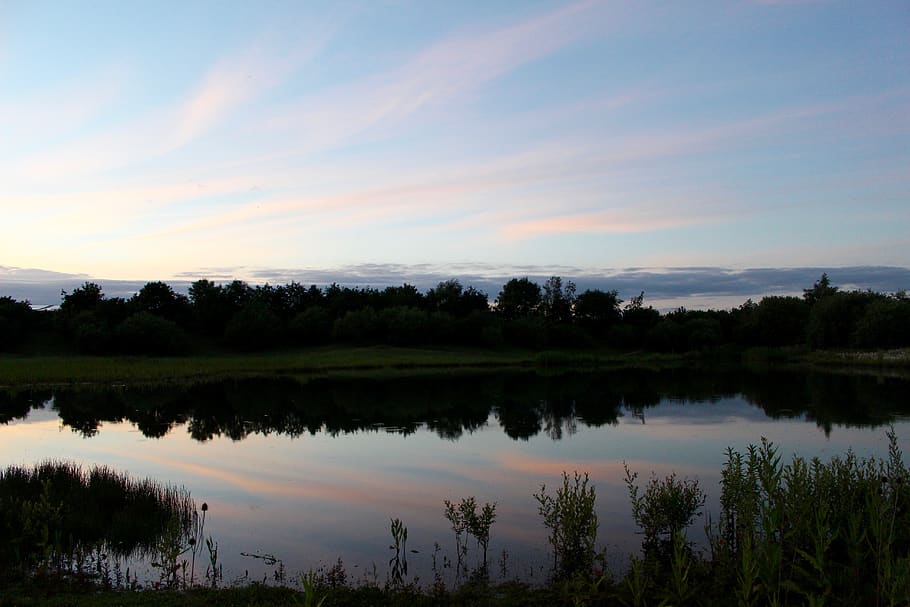 sø, afspejling, træ, Skov, Busk, flod, flodbred, himmel, Sky, solnedgang, sommer, fotografering, plante, udendørs, uden for, cloudscape, landskab, fotograf, ro, rolig scene, scenics - natur, vand, skønhed i naturen, sky - himmel, ingen mennesker, ikke-urbane scene, natur, idyllisk, silhuet, vækst, refleksions søen, 5K