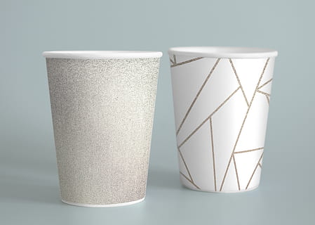 tasses blanches, gobelets en papier, prise de vue en studio, à l'intérieur, deux objets, personne, gris, fermer, récipient, fond coloré, couleur blanche, nature morte, Nourriture et boisson, coupé, santé et médecine, simplicité, papier, fond gris, blanc, thé, aliments, céramique, fond bleu, nettoyer, 4K, CC0, domaine public, libre de droits
