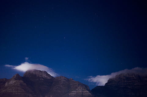 selettivo, fotografia a fuoco, collina, bianca, nuvole, blu, cieli, astronomia, ambiente, sera, galassia, paesaggio, montagna, natura, notte, cielo notturno, montagna rocciosa, scenario, panoramico, cielo, stellato, notte stellata, cielo stellato, stelle, universo, stella - spazio, scenics - natura, spazio, bellezza nella natura, la tranquillità, scena tranquilla, nessuno, nuvola - cielo, catena montuosa, Inquadratura dal basso, idilliaco, scena non urbana, formazione, potere in natura, picco di montagna, 4K