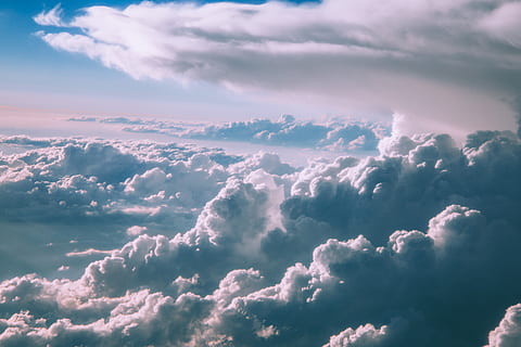 wolken, hemel, Sloud, blauw, lucht, wolk - lucht, schoonheid in de natuur, scenics - natuur, kalmte, rustige scène, natuur, geen mensen, idyllisch, cloudscape, lage hoekweergave, dag, buitenshuis, achtergronden, milieu, zonsondergang, dramatische hemel, pluizig, zonlicht, zachtheid, meteorologie, 5K, CC0, publiek domein, royaltyvrij
