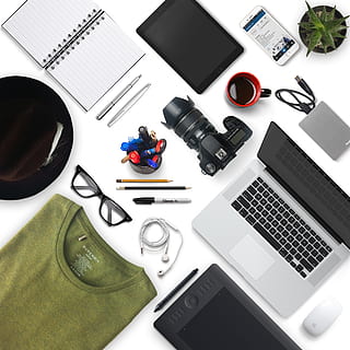 sort, hvid, bærbar computer, tilbehør, kamera, flatlay, iphone, livsstil, macbook pro, diverse, mobil, mockup, objekter, organiseret, arbejdsområde, teknologi, computer, bærbar, bord, meddelelse, trådløs teknologi, høj vinkel visning, forbindelse, ingen mennesker, pen, stilleben, indendørs, computerudstyr, møbel, direkte over, stor gruppe af objekter, skrivebord, tastatur, computer tastatur, bærbar informationsenhed, 1080P, CC0, offentligt domæne, royaltyfrie