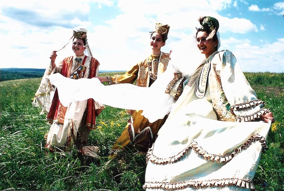 asia, asiàtic, bashkir, ufa, bashkortostan, roba, disfressa, cultura, vestit, a l'est, ètnic, ètnia, moda, folk, barret, casa, jurt, nacional, Rússia, sabantuy, tatar, tatarstan, tradicional, portar, , blau, cel, naturalesa, camp, dia, estils de vida, activitat d'oci, persones reals, gent, roba tradicional, terra, grup de persones, núvol - cel, llum solar, planta, adult, herba, dones, a l'aire lliure, homes, 720P