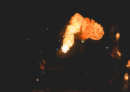 ild, bål, flamme, filippinerne, Porac, poracay, human, person, nat, eventyr, solnedgang, brændende himmel, ildkugle, lyn, rød himmel, måne, solopgang, måneskin, brand danser, festival, brænding, brand - naturligt fænomen, rigtige mennesker, varme - temperatur, herrer, stående, meddelelse, mennesker, natur, kunstkultur og underholdning, advarselsskilt, skilt, bevægelse, risiko, glødende, mørk, 2K, CC0, offentligt domæne, royaltyfrie