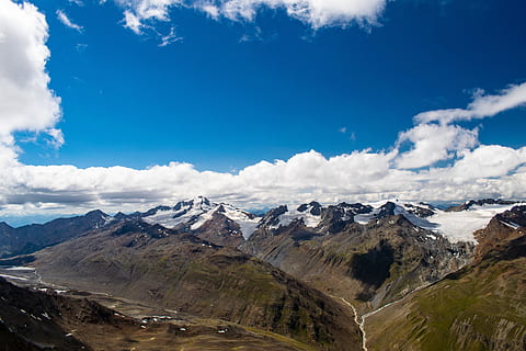 Alperne, bjerge, panorama, skyer, udsigt, højde, gletscher, sommer, landskab, østrig, Ötztal, himmel, bjerg, skønhed i naturen, sky - himmel, scenics - natur, ikke-urbane scene, dag, ro, rolig scene, miljø, bjergkæde, natur, ingen mennesker, blå, sne, idyllisk, kold temperatur, vinter, geologi, udendørs, snedækket bjerg, formation, bjergtop, bjergrygge, 5K, CC0, offentligt domæne, royaltyfrie