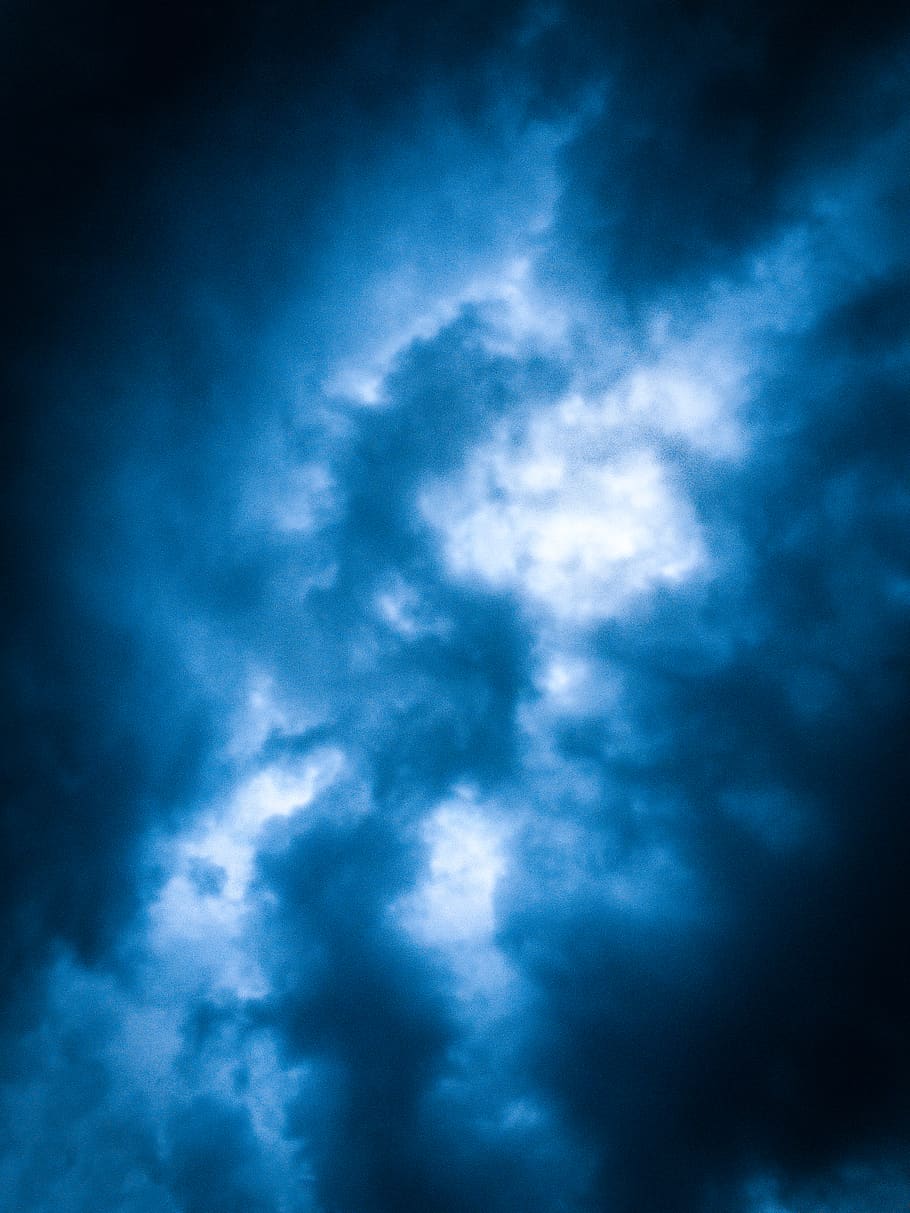 slovacchia, Trebichava, blu, drammatico, epico, bianca, nero, ombra, nube, nuvole, sopra, cielo, sfocatura, galassia, misterioso, alzavola, tempesta, prima, dopo, energia, nuvola - cielo, Inquadratura dal basso, bellezza nella natura, scenics - natura, sfondi, natura, la tranquillità, nessuno, scena tranquilla, fotogramma intero, Cloudscape, cielo drammatico, all'aperto, idilliaco, soffice, ambiente, giorno, infausto, meteorologia, 4K