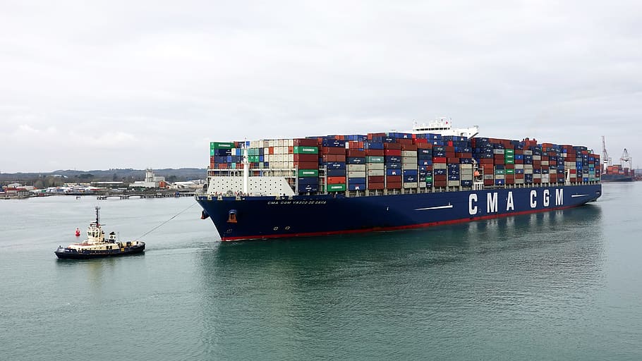 container skib, fragtskib, slæbebåd, belastning, transportere, fragt, fragtbeholdere, Forsendelse, nautiske fartøj, transportmidler, skib, beholder, vand, hav, godstransport, transportform, last container, havn, forretning, kommerciel dock, arkitektur, industri, mole, handel, natur, udendørs, ingen mennesker, passagerskib, 4K