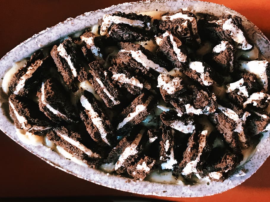 velikonoční, pascoa, velikonoční vajíčko, velikonoční vajíčka, ovo de páscoa, ovos de páscoa, oreo, oreo plněné velikonoční vajíčko, čokoládové velikonoční vajíčko, ovo de colher, ovo de oreo, konfederace, cukrovinky, cookie, cookies, biscoito, biscoitos, bolacha, bolchas, época de páscoa, jídlo, jídlo a pití, připraven jíst, požitek, sladké jídlo, svěžest, uvnitř, sladký, dezert, stálý život, detail, nezdravé stravování, deska, pokušení, velikost porce, nikdo, pečený, dort, čokoláda, stůl, obloha, čokoládový dort, Svačina, servírovací mísa, zásobník, 4K