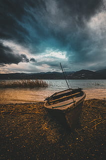 braun, Boot, Strandlinie, Wolken, Wolkengebilde, Dämmerung, Abend, goldene Stunde, Horizont, See, Landschaft, Berge, Natur, draußen, Sand, szenisch, Himmel, Transportsystem, Wasser, Wasserfahrzeug, wolke - himmel, Schönheit in der Natur, Ruhe, ruhige Szene, Szenen - Natur, Land, Strand, Transport, Meer, Transportmittel, Nicht-städtische Szene, festgemacht, keine Leute, verlassen, 5K, CC0, gemeinfrei, lizenzfrei