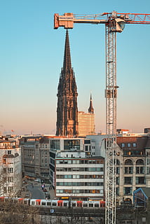 Catedral de Colònia, estructura construïda, arquitectura, exterior de l'edifici, cel, edifici, ciutat, industria de la construcció, lloc de construcció, maquinària, grua - maquinària de construcció, naturalesa, indústria, lloc de culte, religió, desenvolupament, espiritualitat, cap gent, cel clar, creença, a l'aire lliure, equips de construcció, paisatge urbà, 4K, CC0, domini públic, lliure de regalies