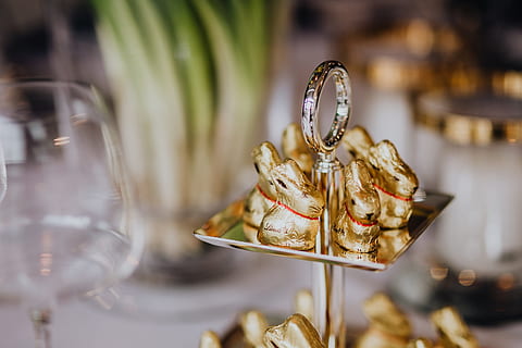 golden, bunnies, tray, table, holidays, table set, chocolate, fancy, easter, table decor, elegance, bunny, lindt, focus on foreground, indoors, no people, close-up, retail, business, store, day, glass - material, time, clock, luxury, wealth, transparent, art and craft, metal, finance, abundance, creativity, silver colored, 4K