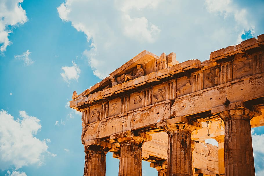 estructura de formigó marró, arquitectura, edifici, columna, Partenó, pilar, santuari, temple, adoració, museu de l’acròpoli, athena, Grècia, antic, núvol - cel, història, el passat, cel, antiga ruïna, destinacions de viatge, estructura construïda, civilització antiga, vista d’angle baix, naturalesa, dia, columna arquitectònica, arruïnat, viatjar, vell, turisme, arqueologia, monument, cap gent, arc, deteriorament, a l'aire lliure, 2K