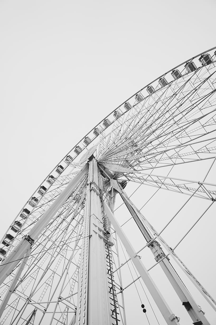 skyhjul, lav vinkel visning, himmel, forlystelsespark, forlystelsespark tur, skyfri himmel, kunstkultur og underholdning, pariserhjul, bygget struktur, arkitektur, natur, ingen mennesker, tivoli, dag, høj - høj, udendørs, stor, kopiere plads, rejsemål, by, metal, 5K