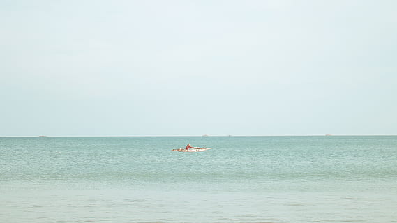 Ozean Wellen, Wasser, Meer, Transport, Fahrzeug, Boot, Schiff, Wasserfahrzeug, draußen, Natur, Jet Ski, Ozean, Freizeitaktivitäten, Abenteuer, laut, banten, Strand, Perspektive, Fischer, Center, Samudra, Horizont, Horizont über Wasser, Himmel, Szenen - Natur, Ruhe, Ufergegend, Schönheit in der Natur, eine Person, ruhige Szene, Tag, Transportmittel, echte Menschen, Freizeitbeschäftigung, 5K, CC0, gemeinfrei, lizenzfrei