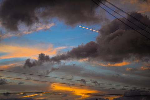 solljus, moln, glöd, Sunglow, moln - himmel, himmel, solnedgång, orange färg, inget folk, natur, skönhet i naturen, scenics - natur, lågvinkelvy, utomhus, lugn plats, miljö, arkitektur, skymning, dramatisk himmel, lugn, ångspår, byggd struktur, byggnad exteriör, förorening, 4K, CC0, offentligt domän, royaltyfria