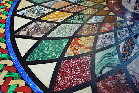 catifa, cobrellit, vatican, patchwork, patró, superfície, colors, geometria, pis, applique, rajola, manta, art, mosaic, pissarra, corbata, accessori, accessoris, sòls, llosa, multicolor, a l'interior, marc complet, cap gent, forma geomètrica, vitrall, art i artesania, fons, primer pla, forma, disseny, creativitat, variació, natura morta, vista d’angle alt, elecció, motiu floral, dia, cercle, 5K, CC0, domini públic, lliure de regalies