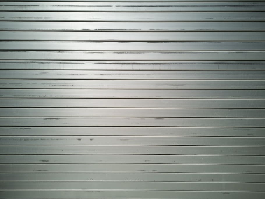 porta grisa, alumini, tancat, detall, porta, metall, obturador, patró, fons, textura, cap gent, color plata, ratlles, marc complet, repetició, primer pla, funció de construcció de parets, resum, seguretat, protecció, dia, ferro corrugat, en fila, ferro, corrugat, efecte texturat, acer, aliatge, 5K