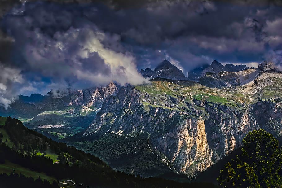 osoba zobrazující hory, mraky, krajina, pohoří, hory, Příroda, hora, scenics - příroda, krása v přírodě, nebe, klidné scény, mrak - nebe, klid, životní prostředí, mimoměstské scény, nikdo, idylický, fyzická geografie, venku, destinace, zasněžené hory, horský vrchol, 1080P